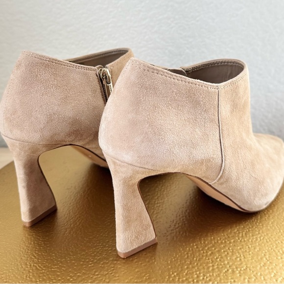 Vince Camuto Tan Suede Heeled Boots. Size 8 - Picture 9 of 11